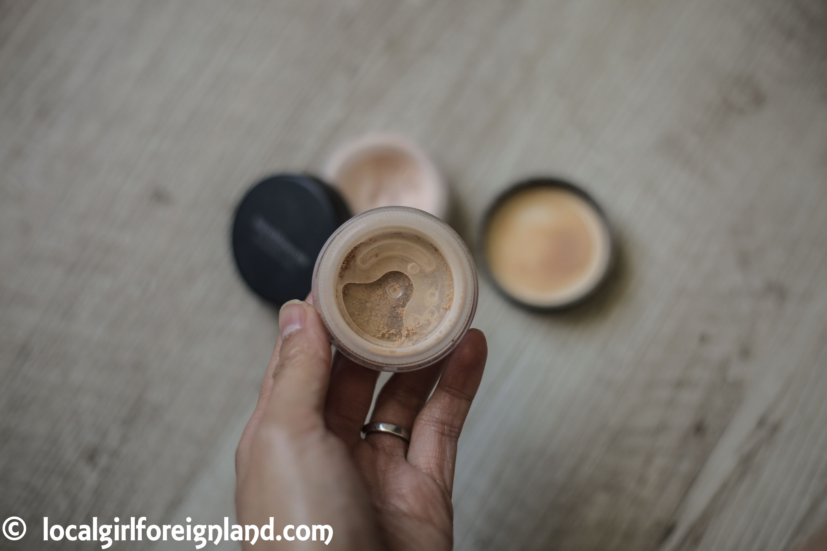 project-pan-bareminerals-original-foundation-medium-beige-n20-6976.JPG