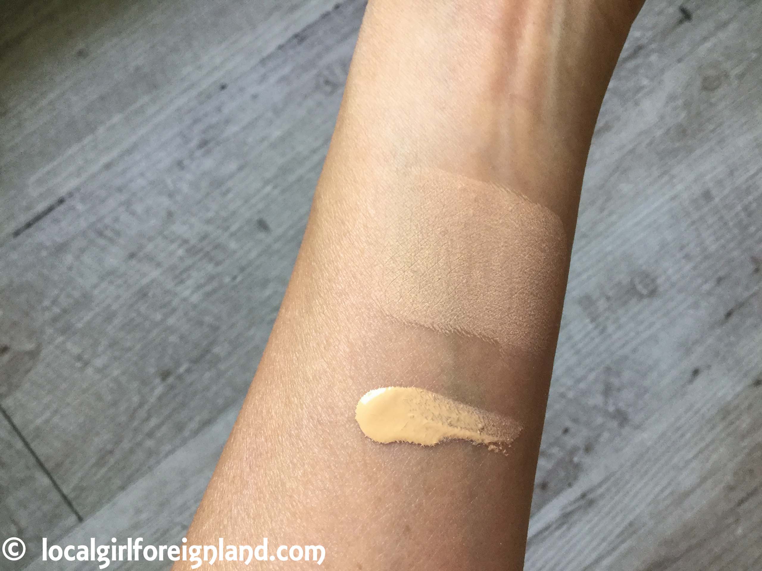 Dior backstage face and body foundation W1 wet vs dry swatch
