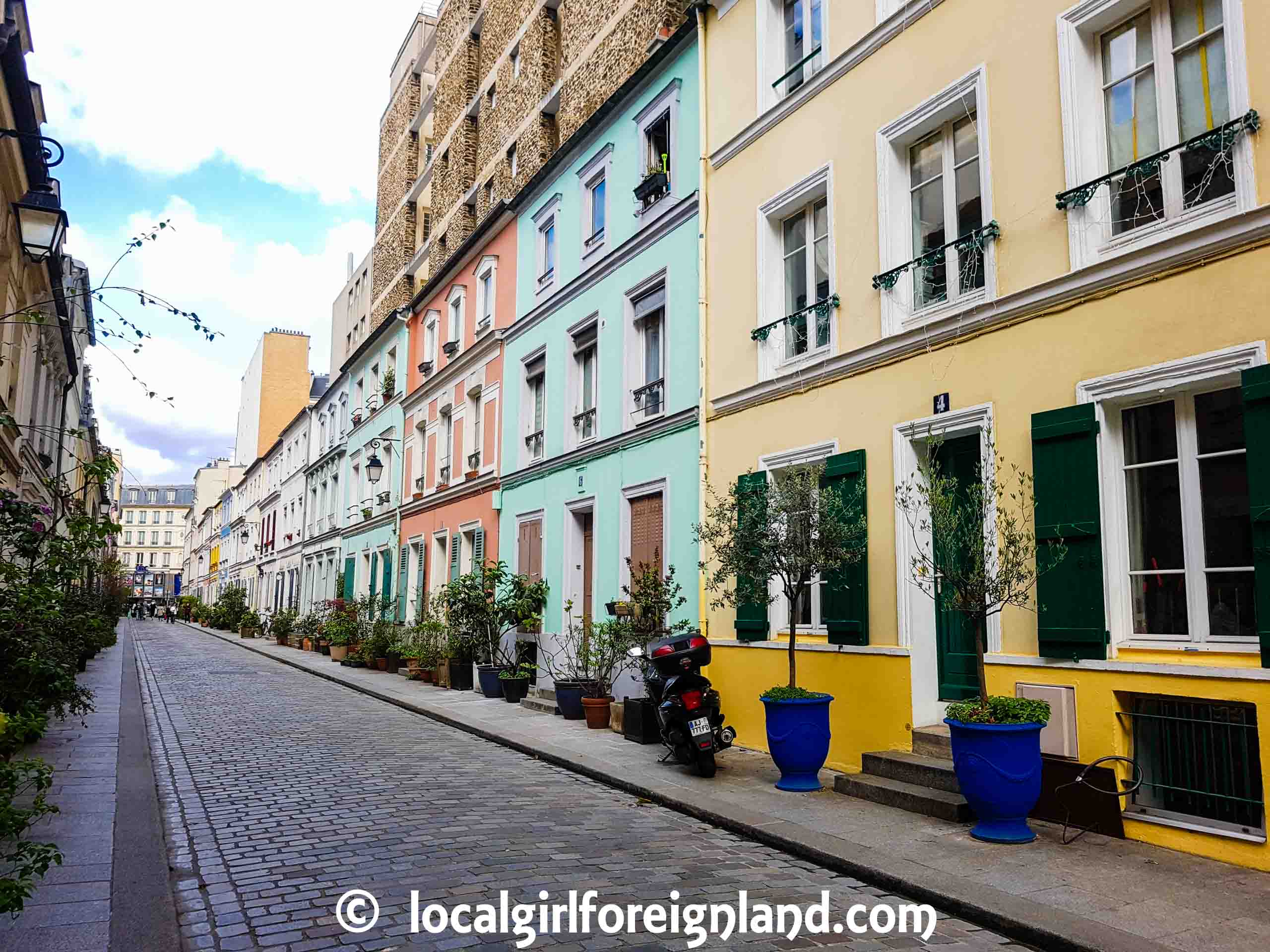 Rue Crémieux, Paris