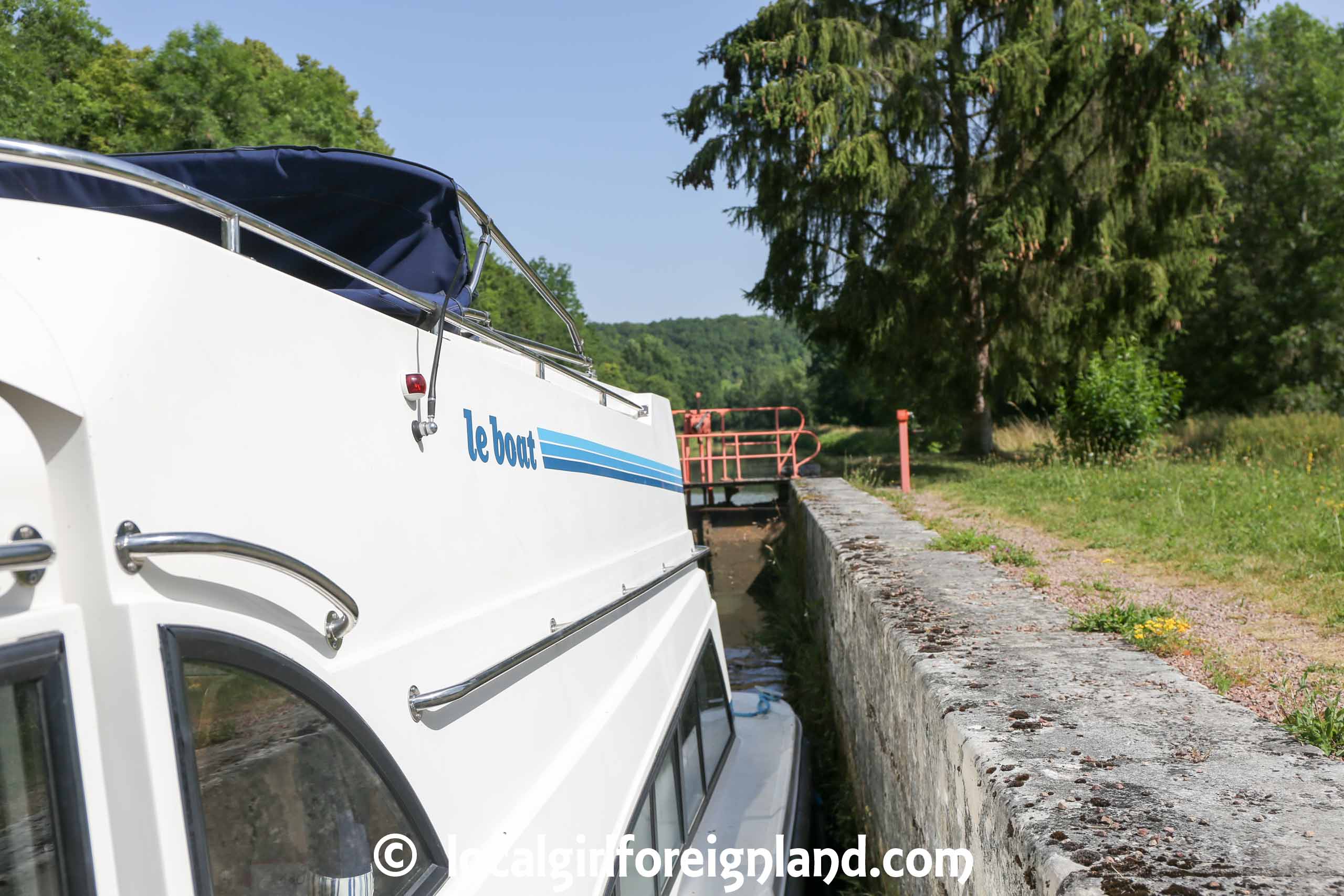 Inside a manual lock, Le Boat Mystique