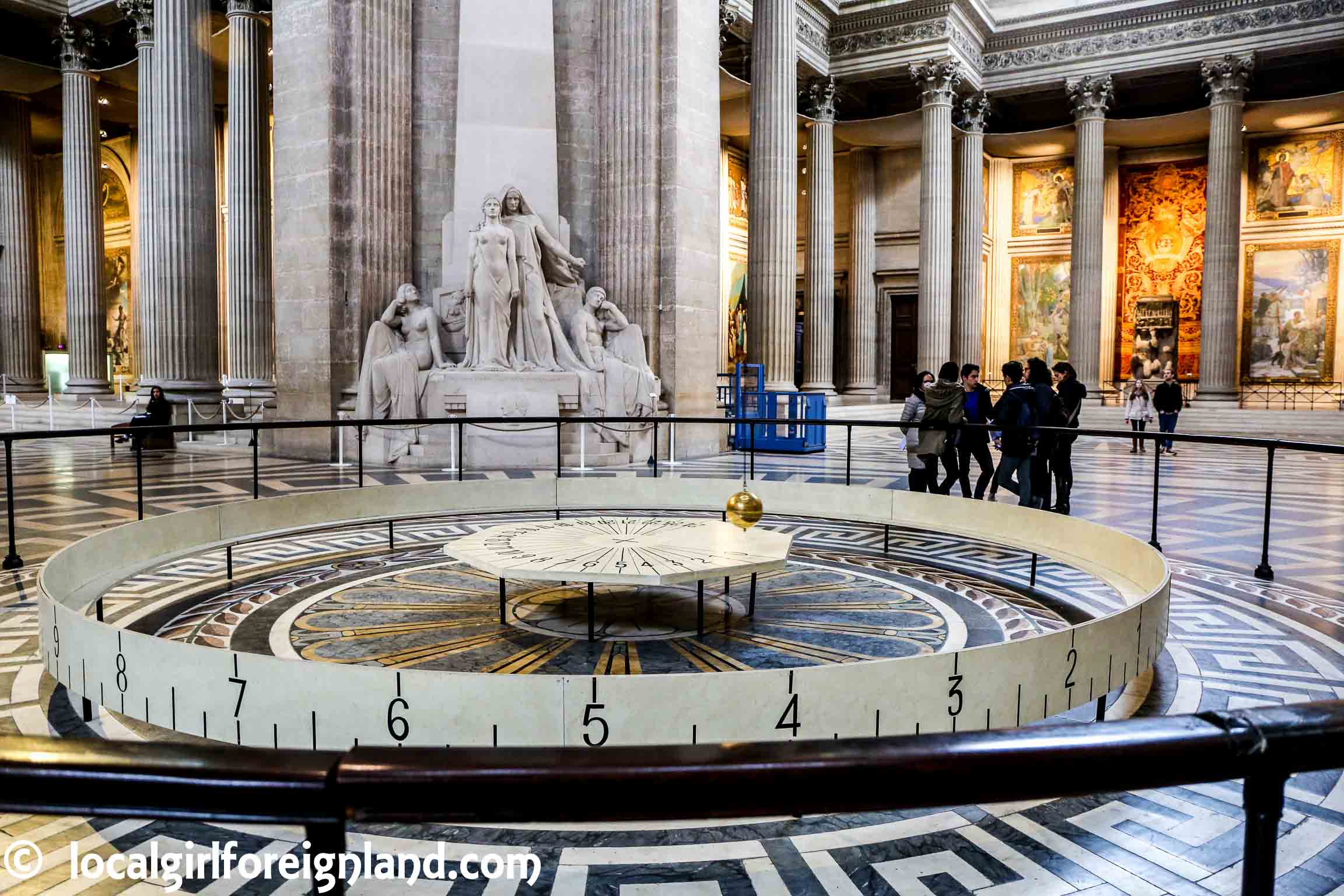 pantheon-pendulum-Léon-Foucault-1