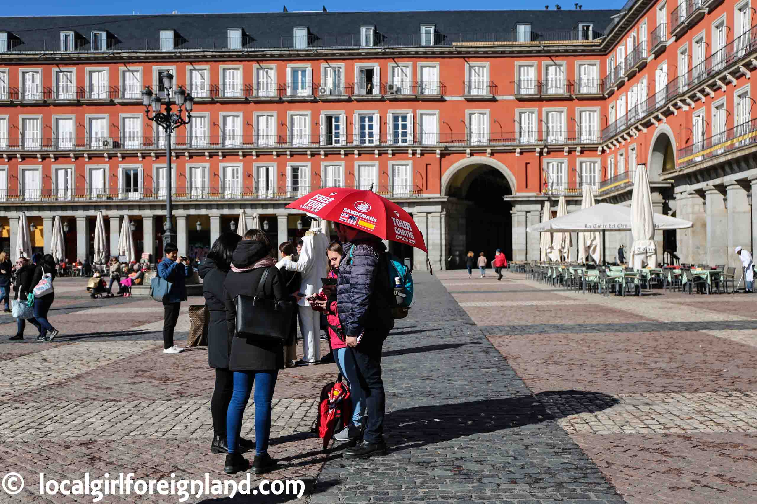 New Madrid Free Tour's meeting point, red umbrella