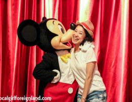 Inside Meet Mickey Mouse, Disneyland Paris