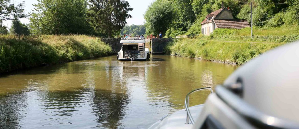 Canal du Nivernais, France